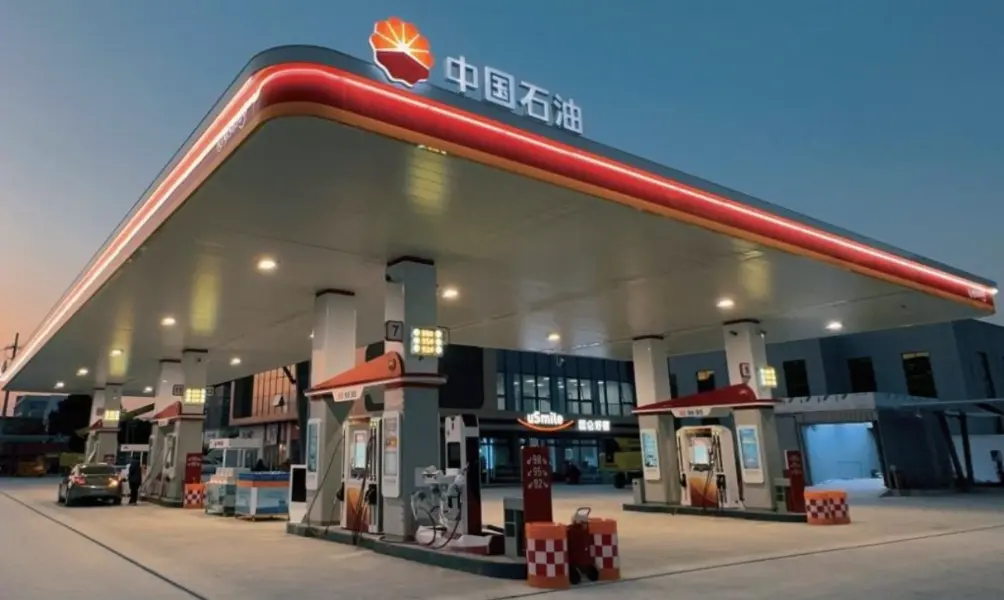 Ekipamendu adimendunak berritzea nahikoa al da gasolindegiak energia integratutako gudu-zelai berrian lehiatzeko?