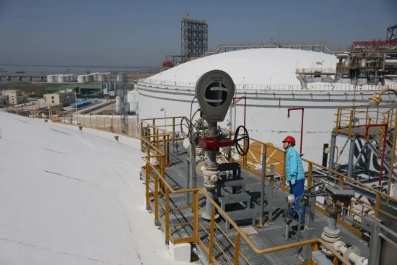 GNL hartzaileak 100.000 milioi metro kubiko gas natural baino gehiago garraiatu ditu atzerrira